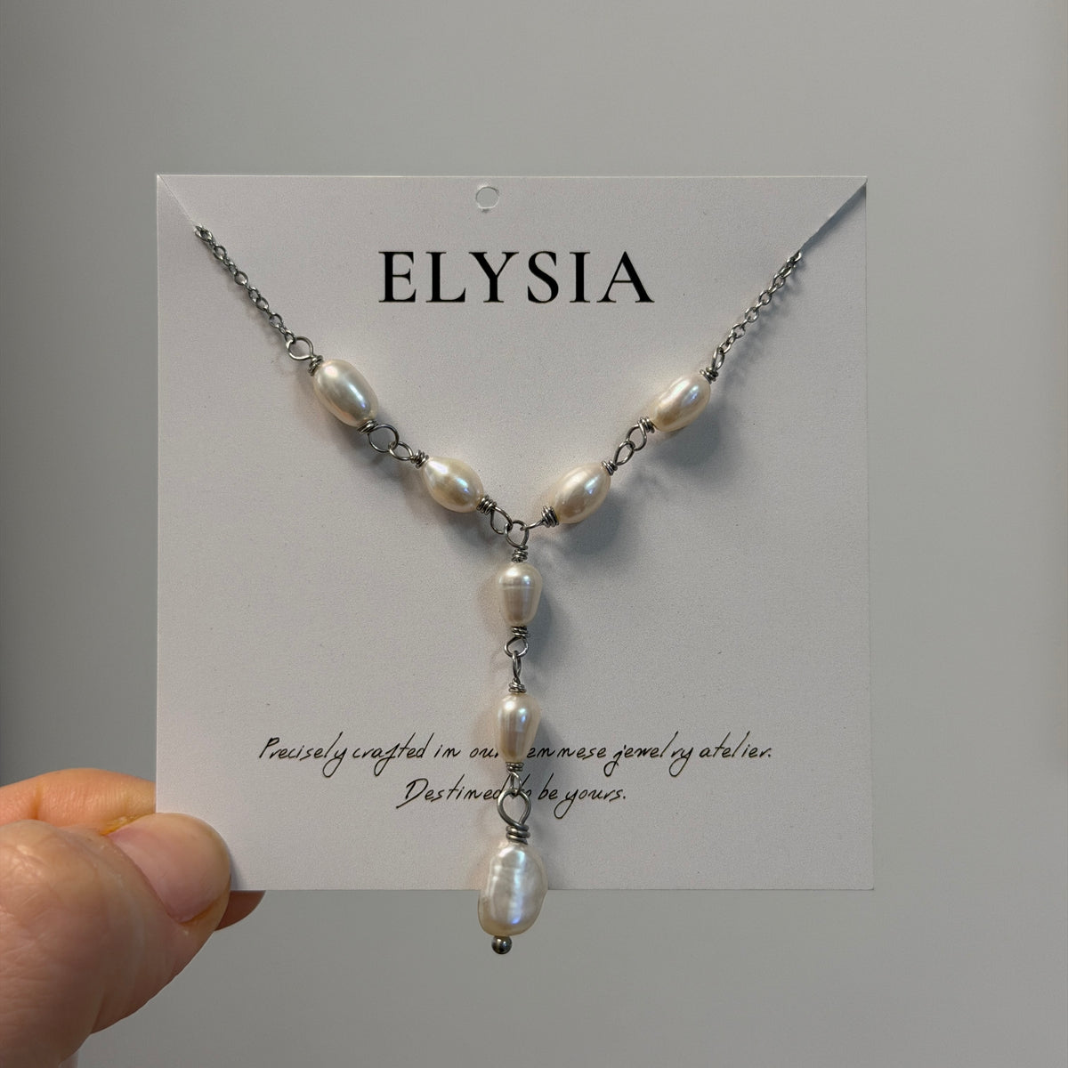 Kette mit Perlen in Y-Form
