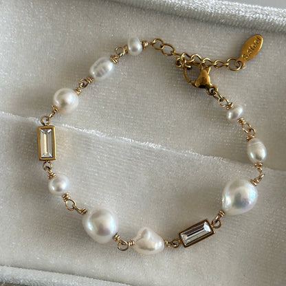 Divine Armband